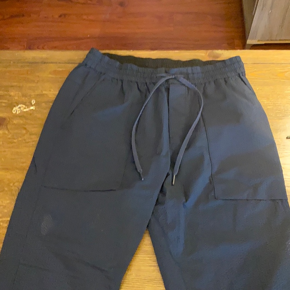Lululemon joggers great shape